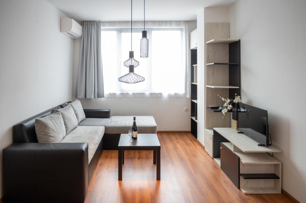 Sunny 1Bdr Apartment Near Center София Экстерьер фото