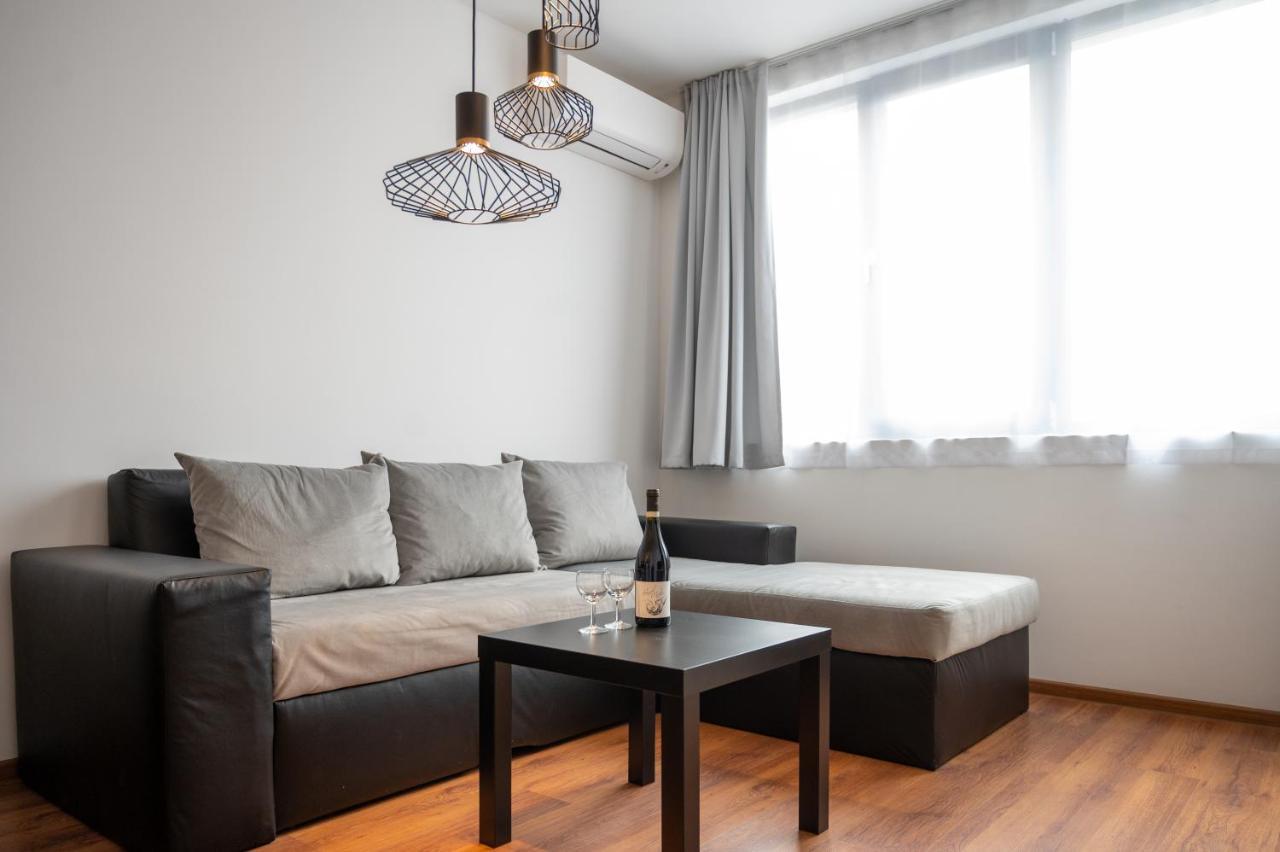 Sunny 1Bdr Apartment Near Center София Экстерьер фото