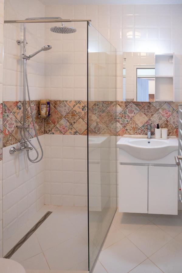 Sunny 1Bdr Apartment Near Center София Экстерьер фото