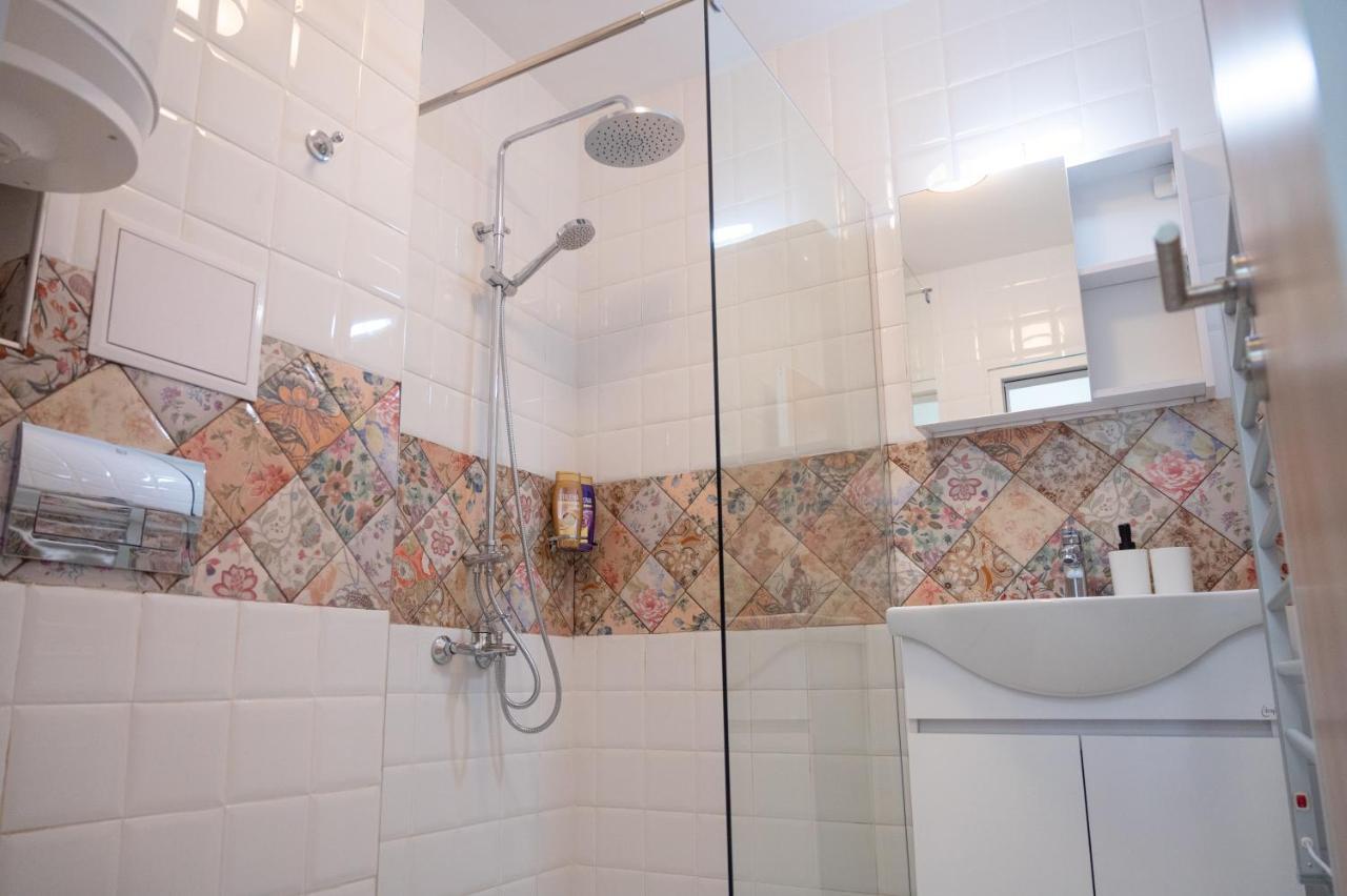 Sunny 1Bdr Apartment Near Center София Экстерьер фото